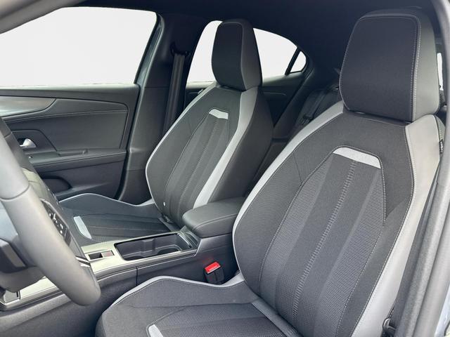 Opel / Mokka / Grau / / / SHZ+KAMERA+LED+PDC+17LM, Beispielbilder, ggf. teilweise mit Sonderausstattung