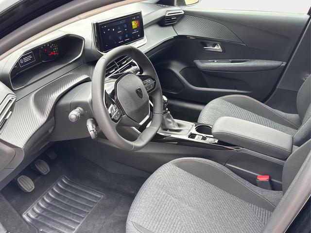 Peugeot / 208 / Schwarz / / / MAN6+KAMERA+NAVI+SHZ+LED+PDC+TEMPOMAT, Beispielbilder, ggf. teilweise mit Sonderausstattung