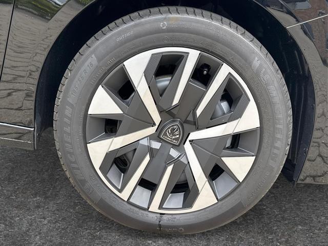 Peugeot / 208 / Schwarz / / / MAN6+KAMERA+NAVI+SHZ+LED+PDC+TEMPOMAT, Beispielbilder, ggf. teilweise mit Sonderausstattung