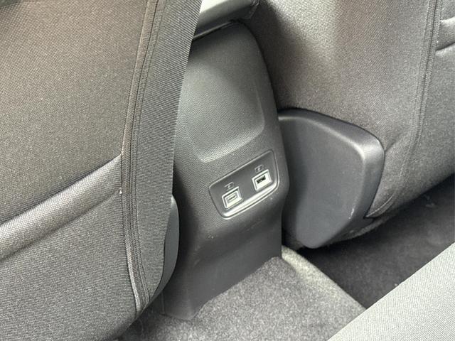 Peugeot / 208 / Schwarz / / / MAN6+KAMERA+NAVI+SHZ+LED+PDC+TEMPOMAT, Beispielbilder, ggf. teilweise mit Sonderausstattung