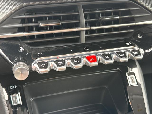 Peugeot / 208 / Schwarz / / / MAN6+KAMERA+NAVI+SHZ+LED+PDC+TEMPOMAT, Beispielbilder, ggf. teilweise mit Sonderausstattung
