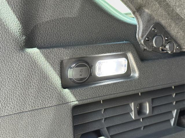 Volkswagen / Caddy Maxi / Grau / / / Caddy Maxi KAMERA+APP+PDC+ACC+LANE ASSIST, Beispielbilder, ggf. teilweise mit Sonderausstattung