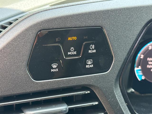 Volkswagen / Caddy Maxi / Grau / / / Caddy Maxi KAMERA+APP+PDC+ACC+LANE ASSIST, Beispielbilder, ggf. teilweise mit Sonderausstattung