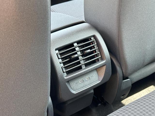Volkswagen / Caddy Maxi / Grau / / / Caddy Maxi KAMERA+APP+PDC+ACC+LANE ASSIST, Beispielbilder, ggf. teilweise mit Sonderausstattung