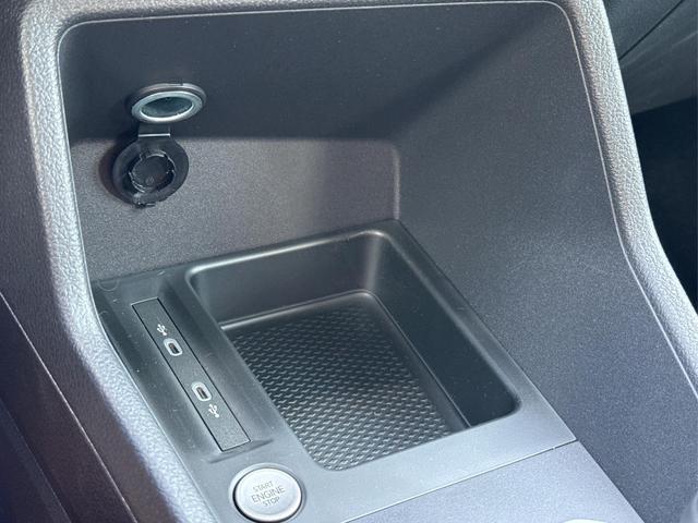 Volkswagen / Caddy Maxi / Grau / / / Caddy Maxi KAMERA+APP+PDC+ACC+LANE ASSIST, Beispielbilder, ggf. teilweise mit Sonderausstattung