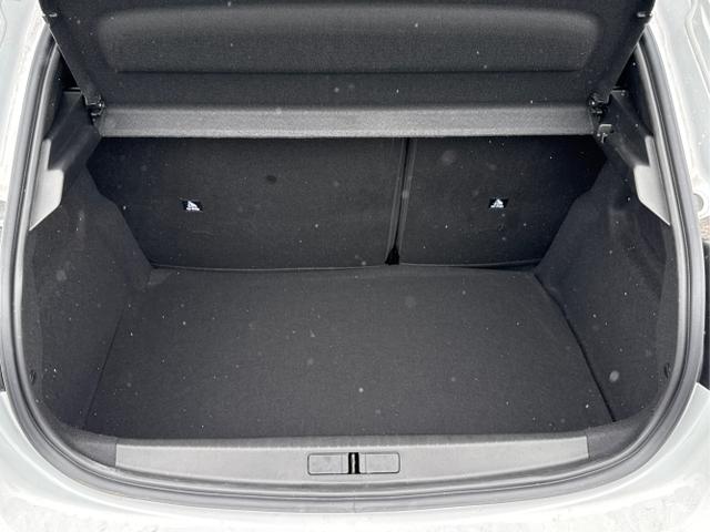 Peugeot / 208 / Wei&szlig; / / / MAN6+KAMERA+NAVI+SHZ+LED+PDC+TEMPOMAT, Beispielbilder, ggf. teilweise mit Sonderausstattung