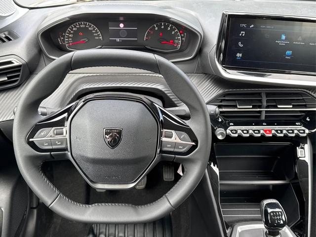 Peugeot / 208 / Schwarz / / / MAN6+SHZ+LED+PDC+TEMPOMAT, Beispielbilder, ggf. teilweise mit Sonderausstattung