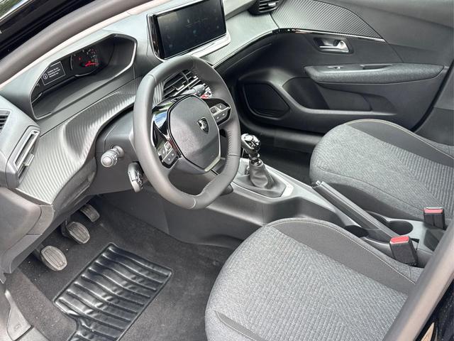 Peugeot / 208 / Schwarz / / / MAN6+SHZ+LED+PDC+TEMPOMAT, Beispielbilder, ggf. teilweise mit Sonderausstattung