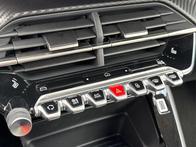 Peugeot / 208 / Schwarz / / / MAN6+SHZ+LED+PDC+TEMPOMAT, Beispielbilder, ggf. teilweise mit Sonderausstattung
