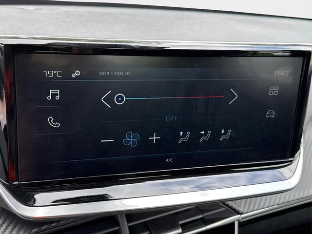 Peugeot / 208 / Schwarz / / / MAN6+SHZ+LED+PDC+TEMPOMAT, Beispielbilder, ggf. teilweise mit Sonderausstattung