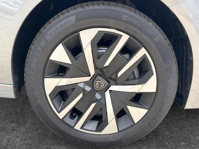 Peugeot / 208 / Grau / / / MAN6+SHZ+LED+PDC+TEMPOMAT, Beispielbilder, ggf. teilweise mit Sonderausstattung