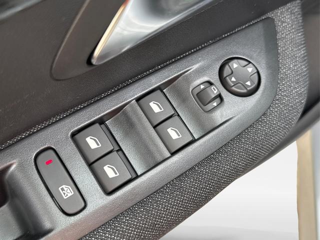 Peugeot / 208 / Grau / / / MAN6+SHZ+LED+PDC+TEMPOMAT, Beispielbilder, ggf. teilweise mit Sonderausstattung