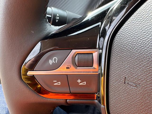 Peugeot / 208 / Grau / / / MAN6+SHZ+LED+PDC+TEMPOMAT, Beispielbilder, ggf. teilweise mit Sonderausstattung