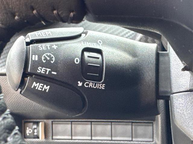 Peugeot / 208 / Grau / / / MAN6+SHZ+LED+PDC+TEMPOMAT, Beispielbilder, ggf. teilweise mit Sonderausstattung