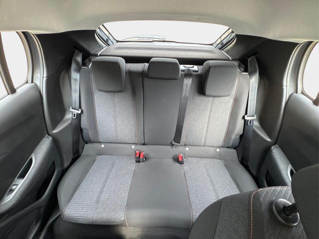 Peugeot / 208 / Grau / / / MAN6+SHZ+LED+PDC+TEMPOMAT, Beispielbilder, ggf. teilweise mit Sonderausstattung