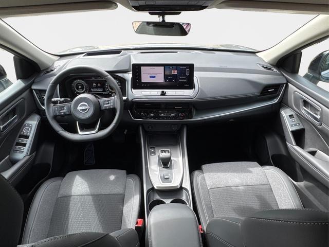Nissan / Qashqai / Silber / / / KAMERA+ACC+PDC+EL.HECKKL.+SHZ+LED , Beispielbilder, ggf. teilweise mit Sonderausstattung