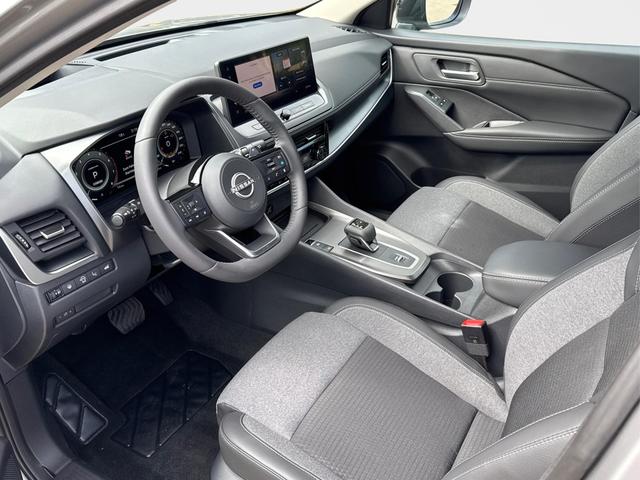 Nissan / Qashqai / Silber / / / KAMERA+ACC+PDC+EL.HECKKL.+SHZ+LED , Beispielbilder, ggf. teilweise mit Sonderausstattung