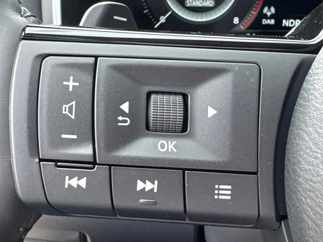 Nissan / Qashqai / Silber / / / KAMERA+ACC+PDC+EL.HECKKL.+SHZ+LED , Beispielbilder, ggf. teilweise mit Sonderausstattung