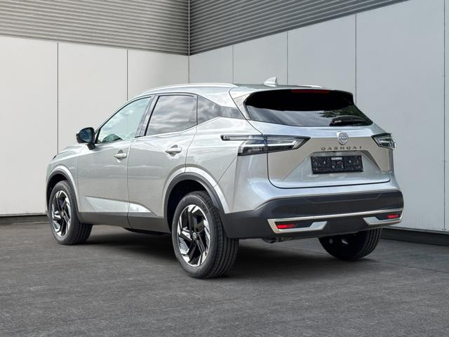 Nissan / Qashqai / Silber / / / KAMERA+ACC+PDC+EL.HECKKL.+SHZ+LED , Beispielbilder, ggf. teilweise mit Sonderausstattung