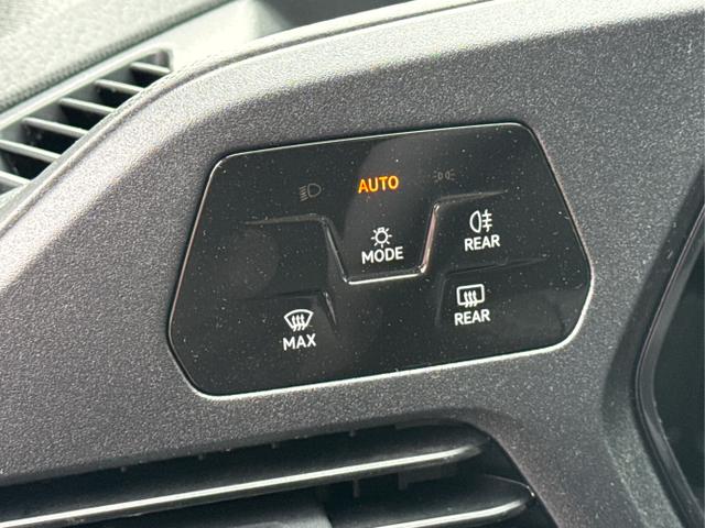 Volkswagen / Caddy Maxi / Blau / / / Caddy Maxi KAMERA+APP+PDC+ACC+LANE ASSIST, Beispielbilder, ggf. teilweise mit Sonderausstattung