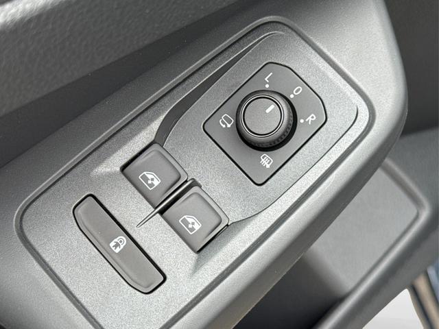 Volkswagen / Caddy Maxi / Blau / / / Caddy Maxi KAMERA+APP+PDC+ACC+LANE ASSIST, Beispielbilder, ggf. teilweise mit Sonderausstattung