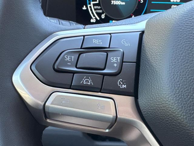 Volkswagen / T7 Caravelle / / / / KR+SHZ+AHK+GJR+KLIMAAUT.+ KAMERA+ PDC+ LED, Beispielbilder, ggf. teilweise mit Sonderausstattung