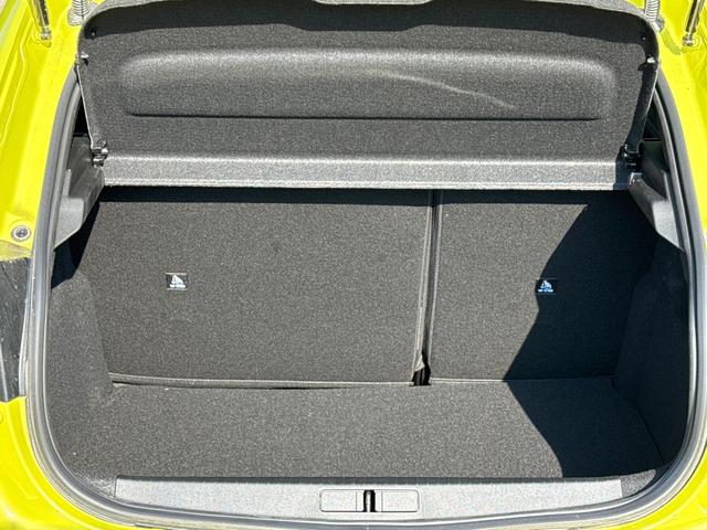 Peugeot / 208 / Gelb / / / MAN6+SHZ+LED+PDC+TEMPOMAT, Beispielbilder, ggf. teilweise mit Sonderausstattung