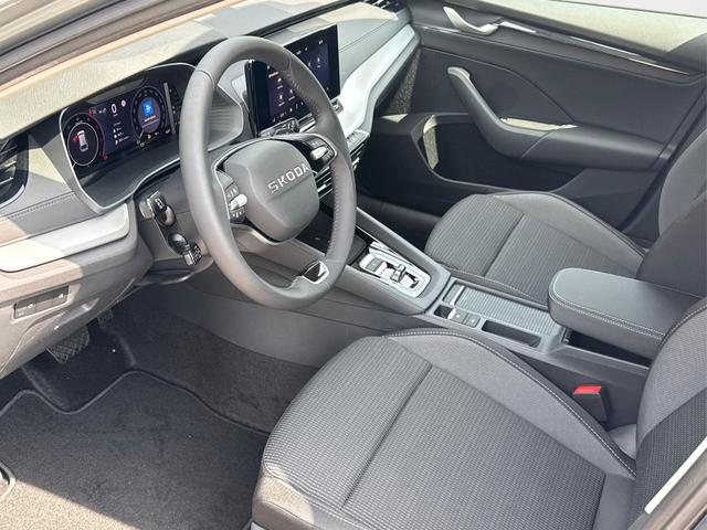 Skoda / Octavia Combi / Silber / / / ACC+AHK+eHK+KAM+PDC+LED+17 ALU+SHZ, Beispielbilder, ggf. teilweise mit Sonderausstattung