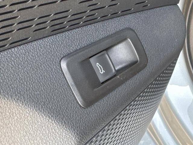 Skoda / Octavia Combi / Silber / / / ACC+AHK+eHK+KAM+PDC+LED+17 ALU+SHZ, Beispielbilder, ggf. teilweise mit Sonderausstattung
