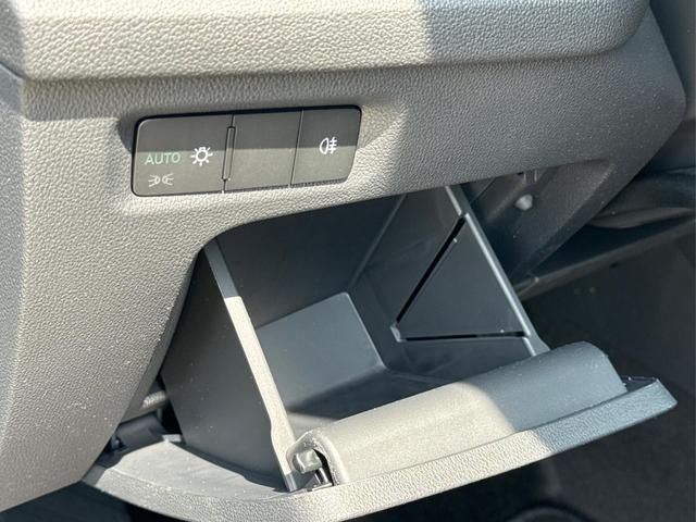 Skoda / Octavia Combi / Silber / / / ACC+AHK+eHK+KAM+PDC+LED+17 ALU+SHZ, Beispielbilder, ggf. teilweise mit Sonderausstattung