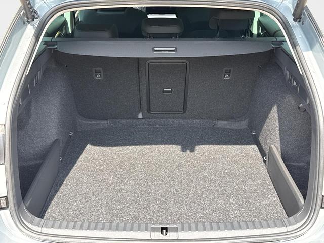 Skoda / Octavia Combi / Silber / / / ACC+AHK+eHK+KAM+PDC+LED+17 ALU+SHZ, Beispielbilder, ggf. teilweise mit Sonderausstattung