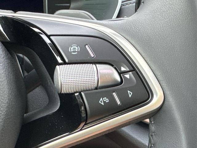 Skoda / Octavia Combi / Silber / / / ACC+AHK+eHK+KAM+PDC+LED+17 ALU+SHZ, Beispielbilder, ggf. teilweise mit Sonderausstattung