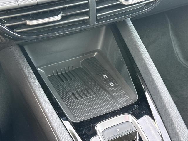 Skoda / Octavia Combi / Silber / / / ACC+AHK+eHK+KAM+PDC+LED+17 ALU+SHZ, Beispielbilder, ggf. teilweise mit Sonderausstattung