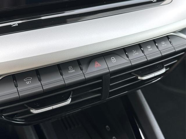 Skoda / Octavia Combi / Silber / / / ACC+AHK+eHK+KAM+PDC+LED+17 ALU+SHZ, Beispielbilder, ggf. teilweise mit Sonderausstattung
