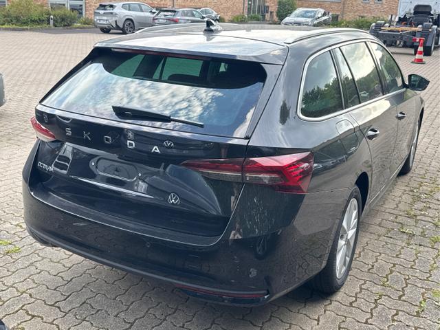 Skoda / Octavia Combi / Schwarz / / / ACC+AHK+eHK+KAM+PDC+LED+17 ALU+SHZ, Beispielbilder, ggf. teilweise mit Sonderausstattung
