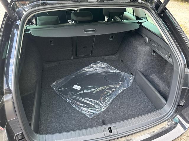 Skoda / Octavia Combi / Schwarz / / / ACC+AHK+eHK+KAM+PDC+LED+17 ALU+SHZ, Beispielbilder, ggf. teilweise mit Sonderausstattung