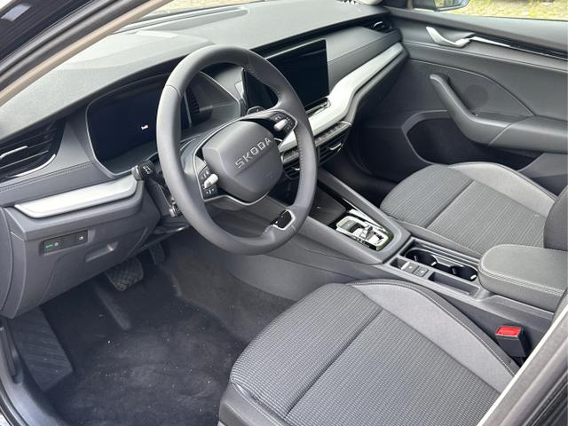 Skoda / Octavia Combi / Schwarz / / / ACC+AHK+eHK+KAM+PDC+LED+17 ALU+SHZ, Beispielbilder, ggf. teilweise mit Sonderausstattung