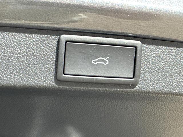 Skoda / Octavia Combi / Grau / / / ACC+AHK+eHK+KAM+PDC+LED+17 ALU+SHZ, Beispielbilder, ggf. teilweise mit Sonderausstattung