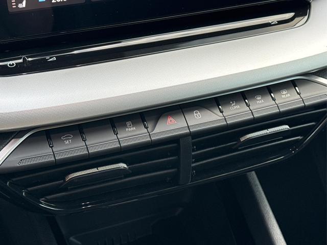 Skoda / Octavia Combi / Grau / / / ACC+AHK+eHK+KAM+PDC+LED+17 ALU+SHZ, Beispielbilder, ggf. teilweise mit Sonderausstattung