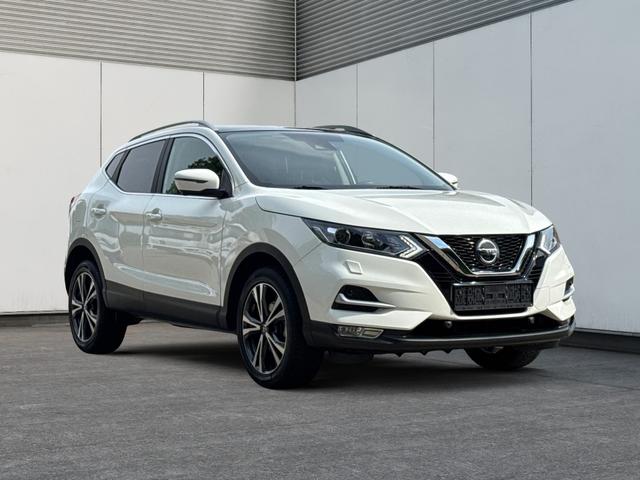 Nissan / Qashqai / Wei&szlig; / / / Qashqai 1.3 DIG-T 117 kW N-Connecta