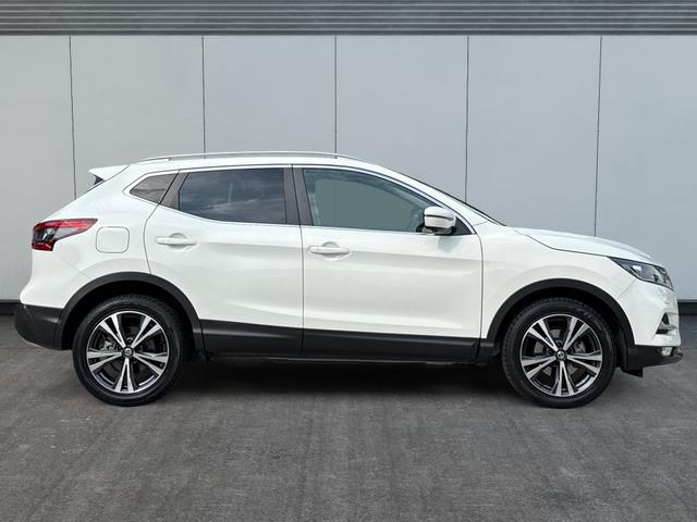 Nissan / Qashqai / Wei&szlig; / / / Qashqai 1.3 DIG-T 117 kW N-Connecta