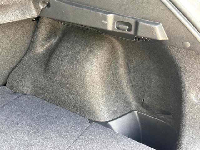 Nissan / Qashqai / Wei&szlig; / / / Qashqai 1.3 DIG-T 117 kW N-Connecta