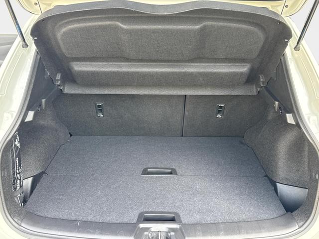 Nissan / Qashqai / Wei&szlig; / / / Qashqai 1.3 DIG-T 117 kW N-Connecta