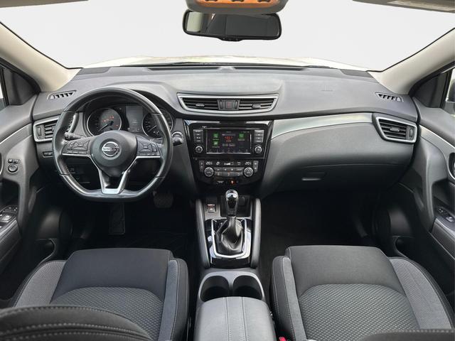 Nissan / Qashqai / Wei&szlig; / / / Qashqai 1.3 DIG-T 117 kW N-Connecta