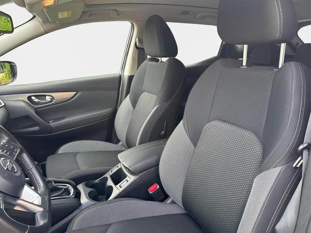 Nissan / Qashqai / Wei&szlig; / / / Qashqai 1.3 DIG-T 117 kW N-Connecta