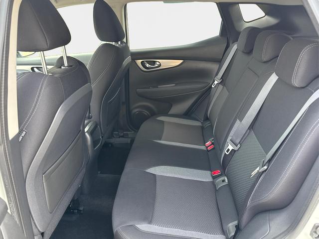 Nissan / Qashqai / Wei&szlig; / / / Qashqai 1.3 DIG-T 117 kW N-Connecta