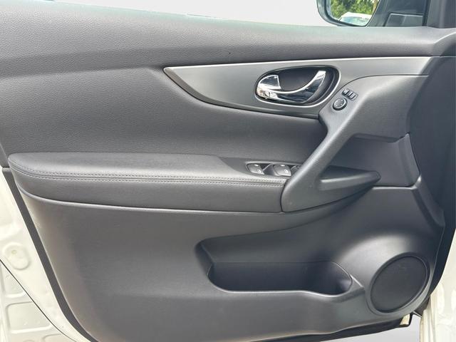 Nissan / Qashqai / Wei&szlig; / / / Qashqai 1.3 DIG-T 117 kW N-Connecta
