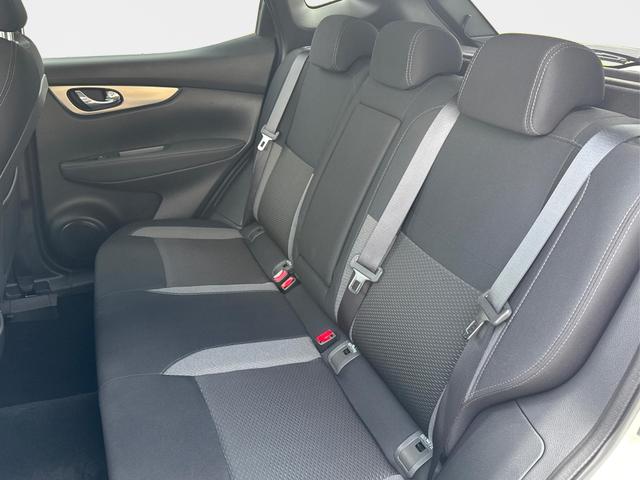 Nissan / Qashqai / Wei&szlig; / / / Qashqai 1.3 DIG-T 117 kW N-Connecta