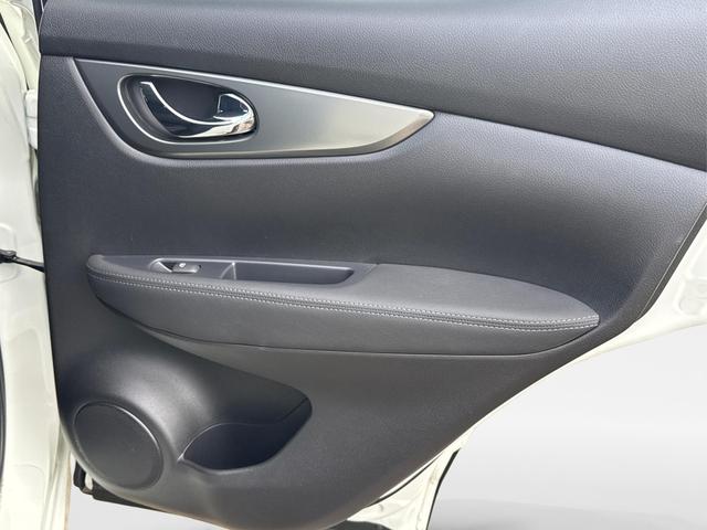 Nissan / Qashqai / Wei&szlig; / / / Qashqai 1.3 DIG-T 117 kW N-Connecta