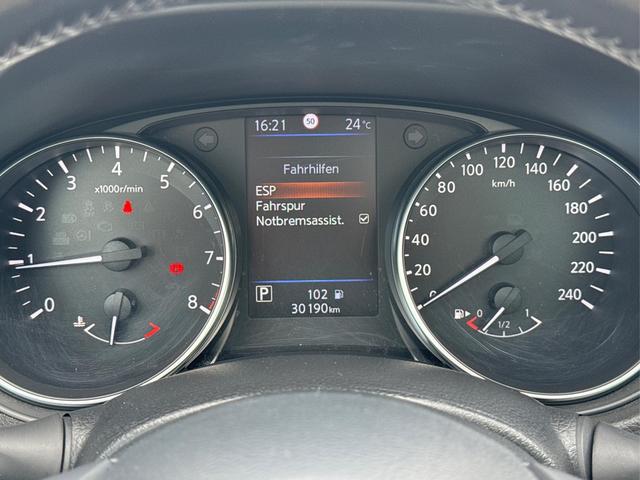 Nissan / Qashqai / Wei&szlig; / / / Qashqai 1.3 DIG-T 117 kW N-Connecta